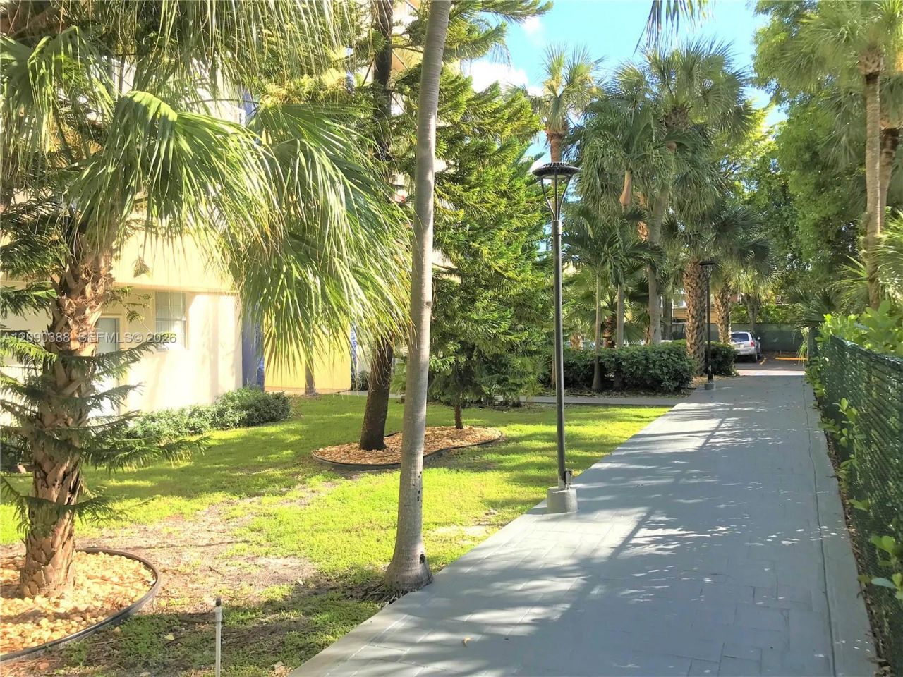 4550 NW 9 St , Unit 406E, Miami, FL 33126 Photo