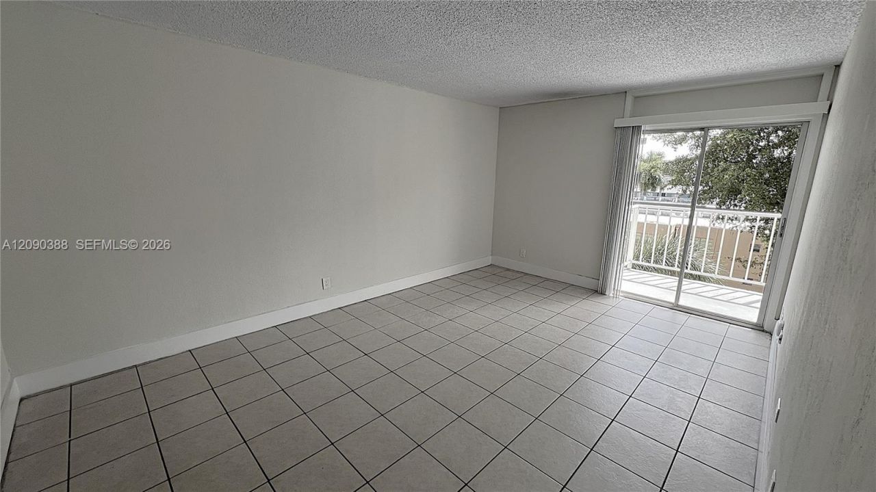 4550 NW 9 St , Unit 406E, Miami, FL 33126 Photo