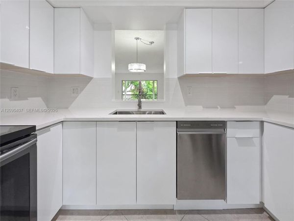 2212 S Cypress Bend Dr, Unit 301, Pompano Beach, FL 33069