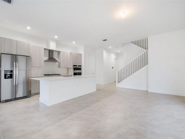 4408 NW 80th Ave, Doral, FL 33166