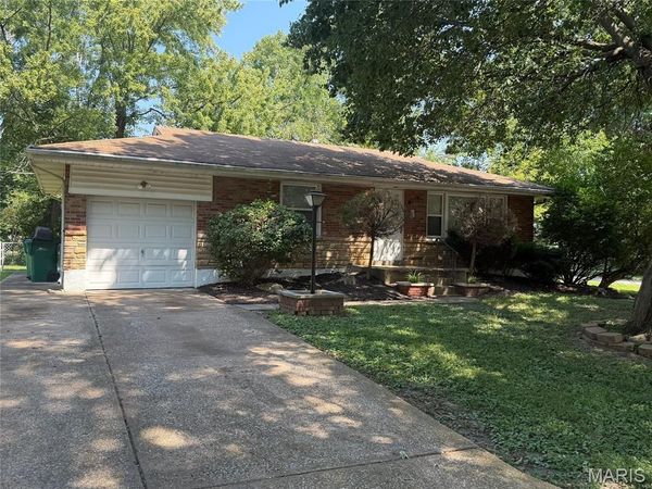 1283 Mead Drive , St Louis, MO 63137