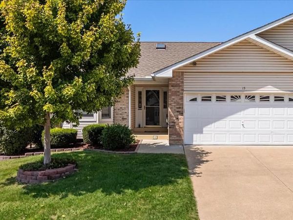 15 Faulkner Drive, Unit 32A, St Charles, MO 63303