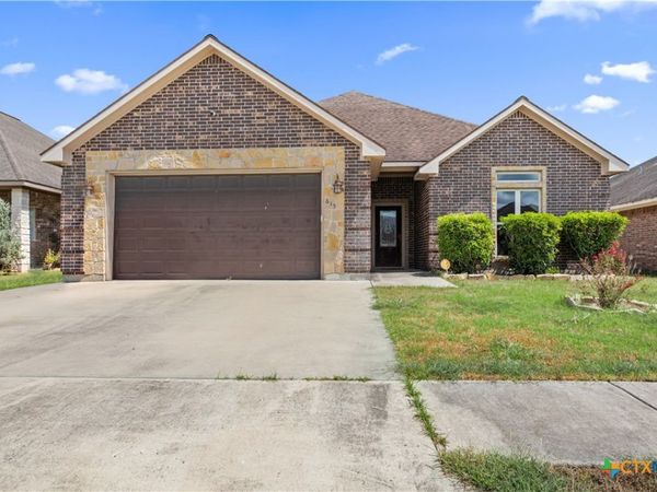 615 Mason Circle, Victoria, TX 77904