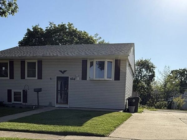 424 Rambler Place , Streamwood, IL 60107