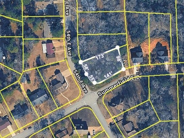 735 54th Avenue E, Tuscaloosa, AL 35404