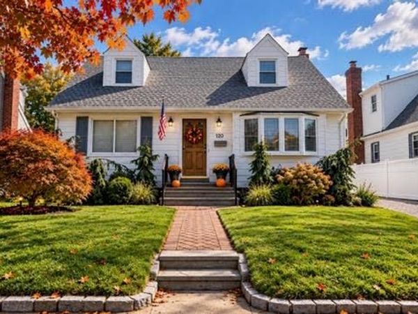 120 Barrymore Boulevard , Franklin Square, NY 11010