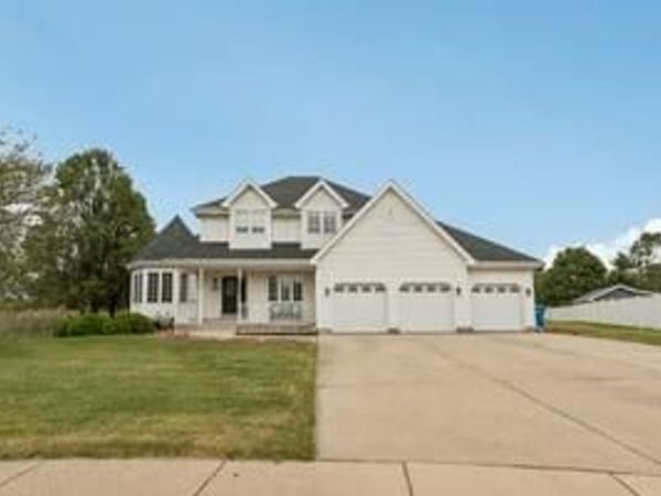 8445 Jennifer Court, St. John, IN 46373