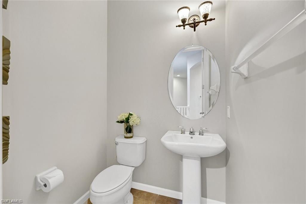 8723 Coastline Ct, Unit 202, Naples, FL 34120 Photo
