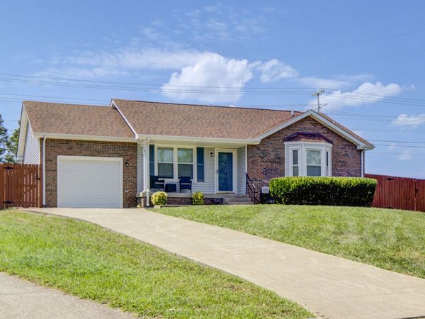 202 Bradley Ct, Clarksville, TN 37043
