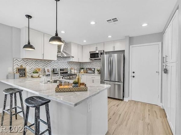 214 Pocahontas Court, Henderson, NV 89074