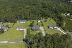 152 Berry Hill Lane  photo 4