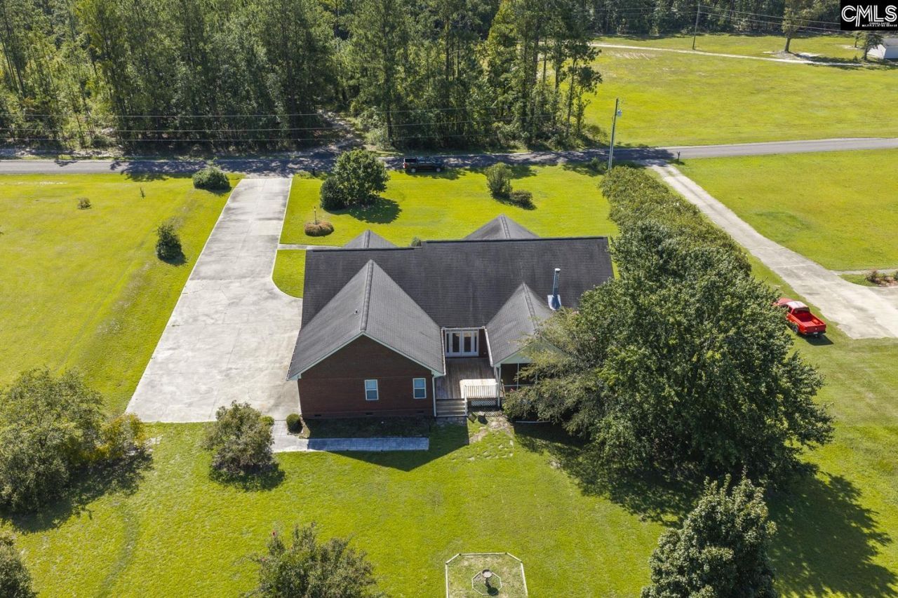 152 Berry Hill Lane  Photo 4