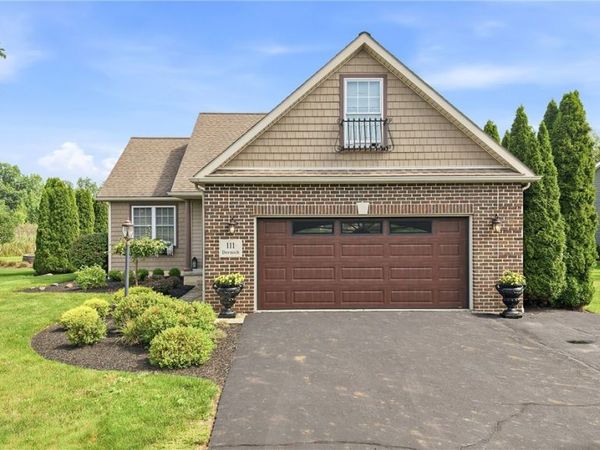 111 Dornoch Street , Cortland, OH 44410