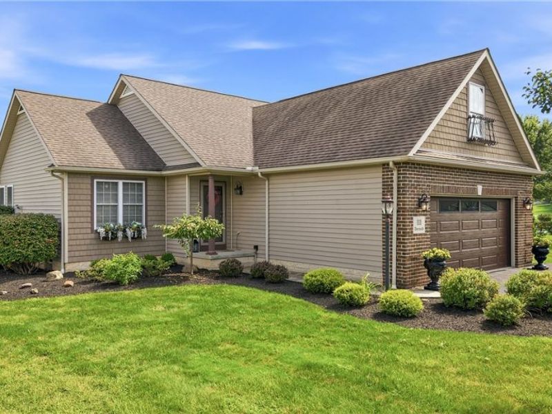 111 Dornoch Street, Cortland, OH 44410 Photo 2