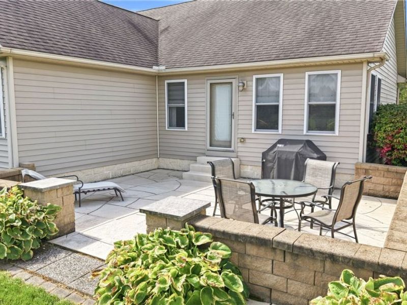 111 Dornoch Street, Cortland, OH 44410 Photo 8