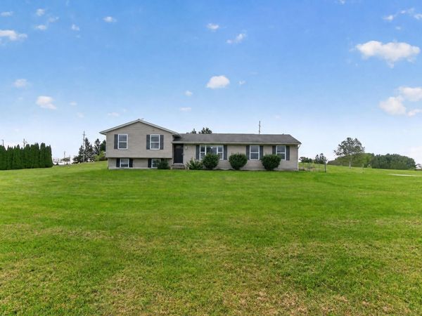 16027 Whippoorwill Court, Manchester, MI 48158