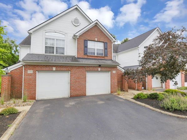 5785 Albany Green , Westerville, OH 43081