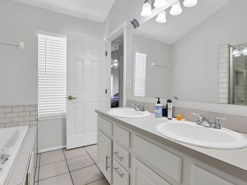 5785 Albany Green, Westerville, OH 43081 Photo 24