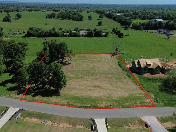 3089 Buck Avenue, Elm Springs, AR 72762