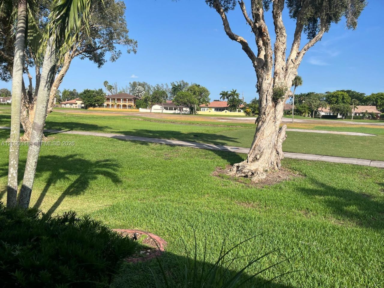 19505 E Lake Dr, Hialeah, FL 33015 Photo