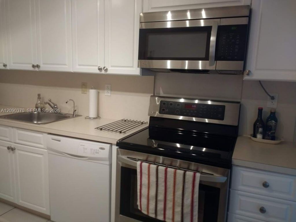 3701 N Country Club Dr , Unit 1706, Aventura, FL 33180 Photo
