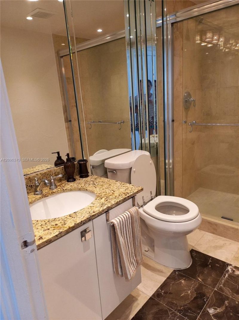 3701 N Country Club Dr , Unit 1706, Aventura, FL 33180 Photo