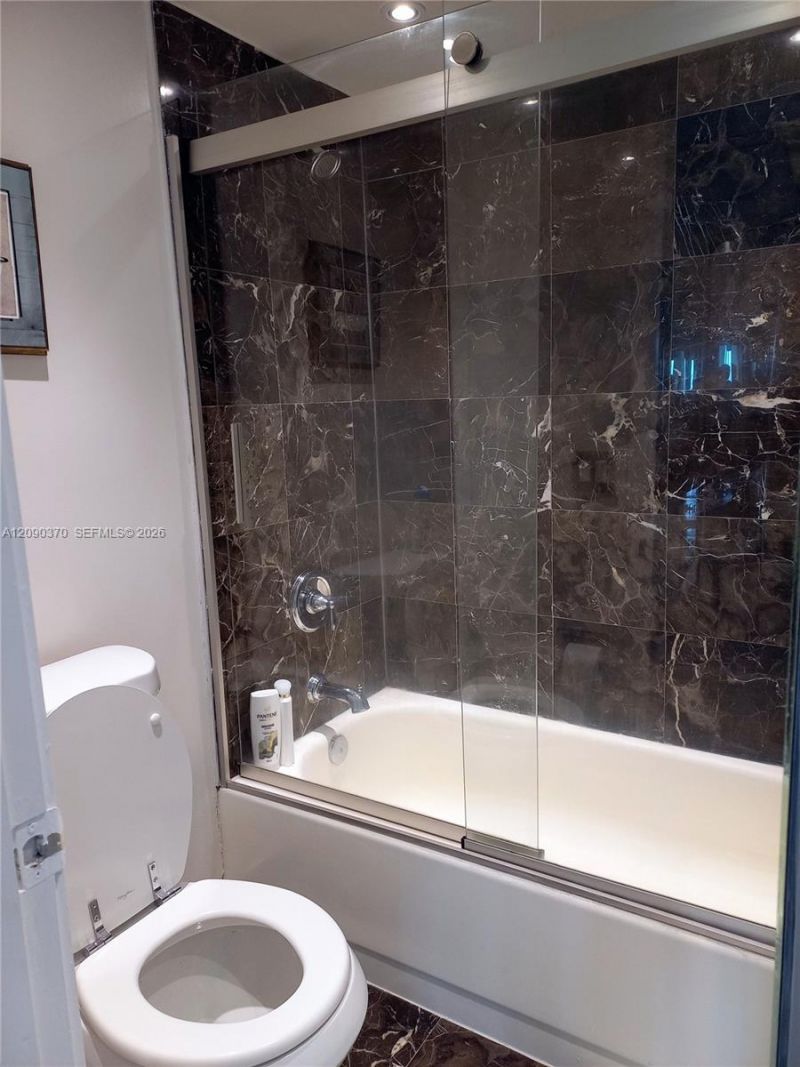 3701 N Country Club Dr , Unit 1706, Aventura, FL 33180 Photo