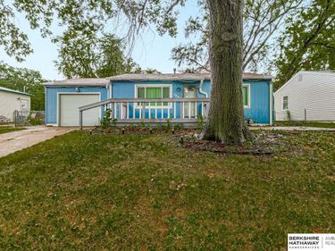 7402 S 76th Avenue, La Vista, NE 68128