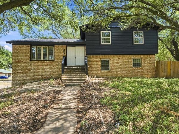 1302 N Bailey Street, Mexia, TX 76667