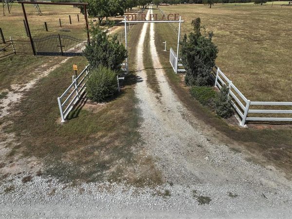 224 County Road 3625 , Clifton, TX 76634