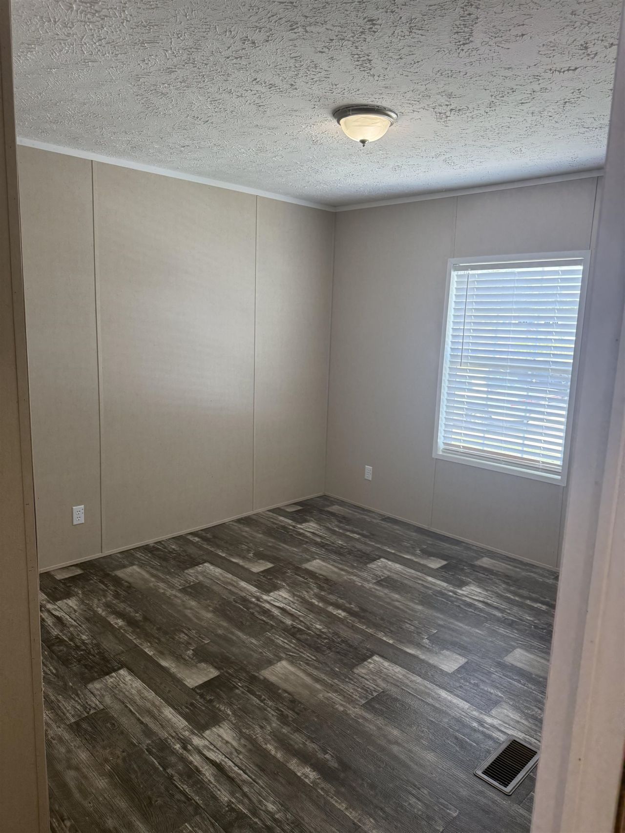 239 Air Stream Dr. Photo 13