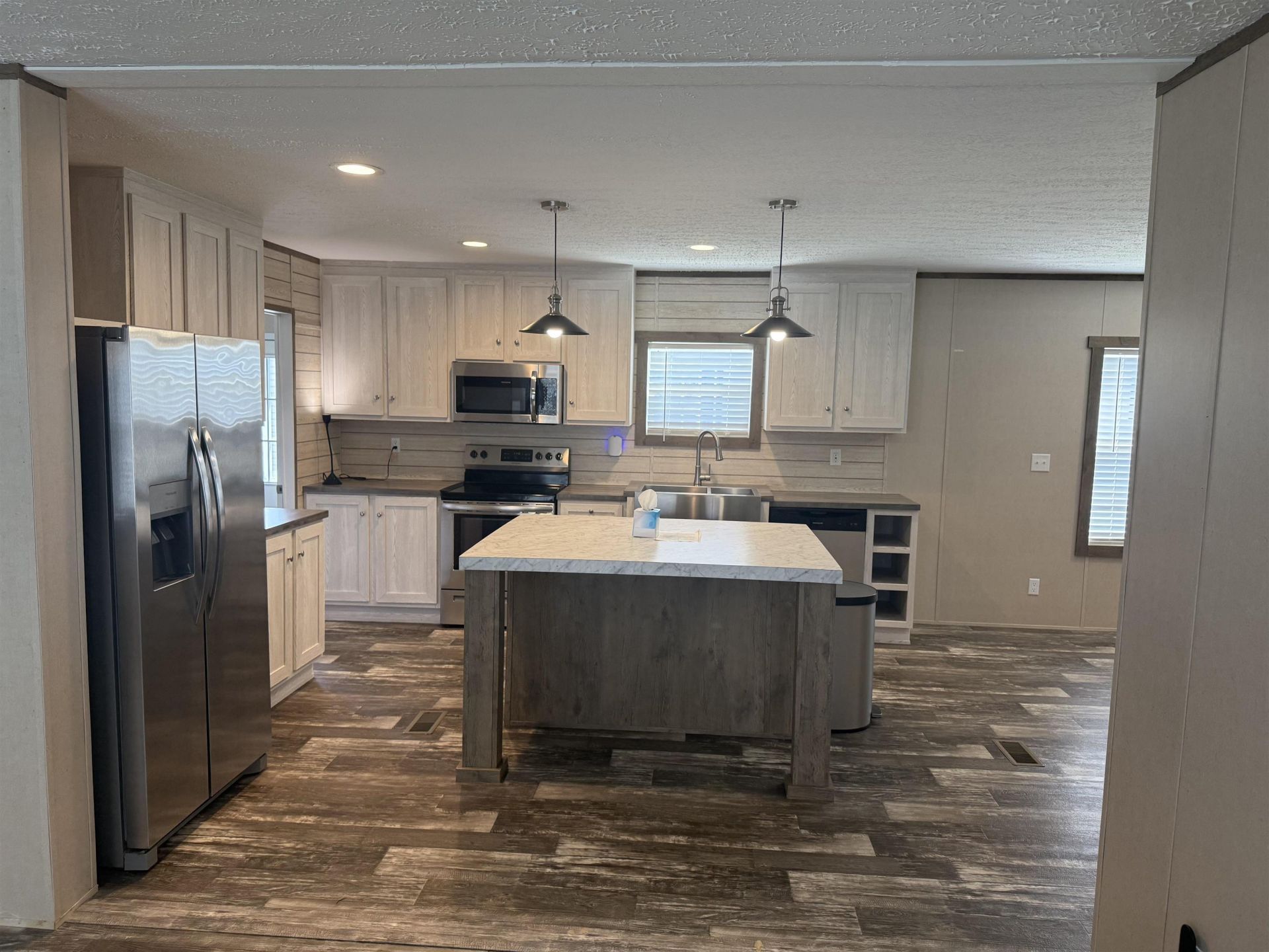 239 Air Stream Dr. Photo 4