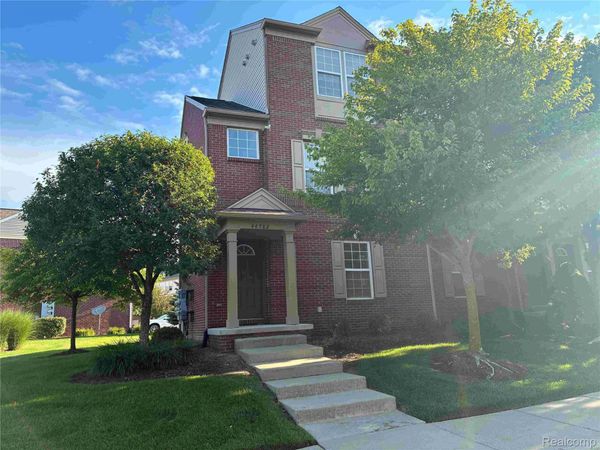 44782 Gwinnett Loop , Novi, Mi 48377