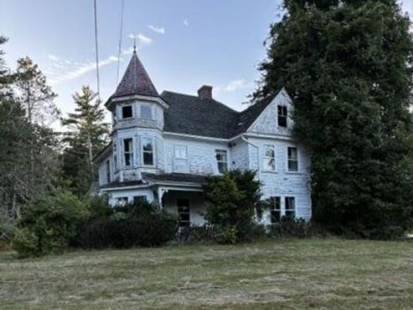 43 N Sedgwick Road, Sedgwick, ME 04676