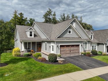 16 Greenpoint Trail, Pittsford, NY 14534