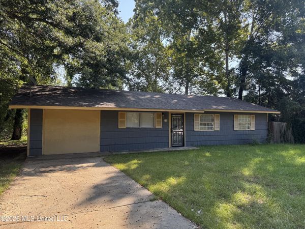 318 Queen Marie Lane, Jackson, MS 39209