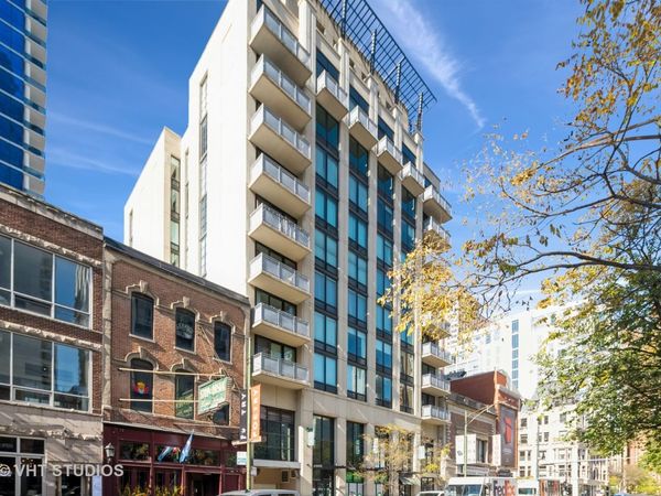 744 N Clark Street, Unit 305, Chicago, IL 60654