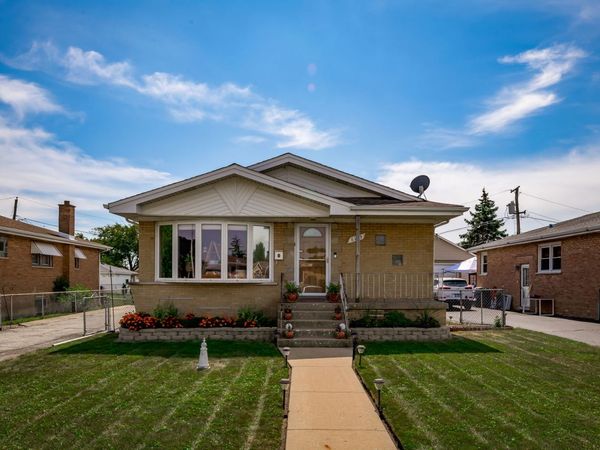 6113 W 80th Place , Burbank, IL 60459