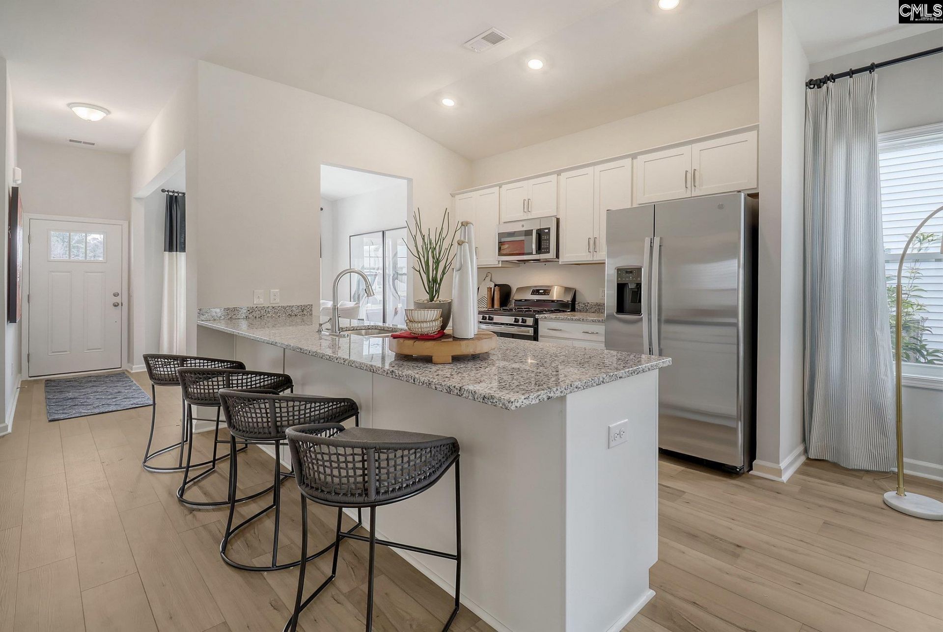 3077 Hallsdale Drive  Photo 9