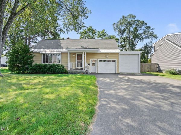 1039 Bill Road, Rotterdam, NY 12303
