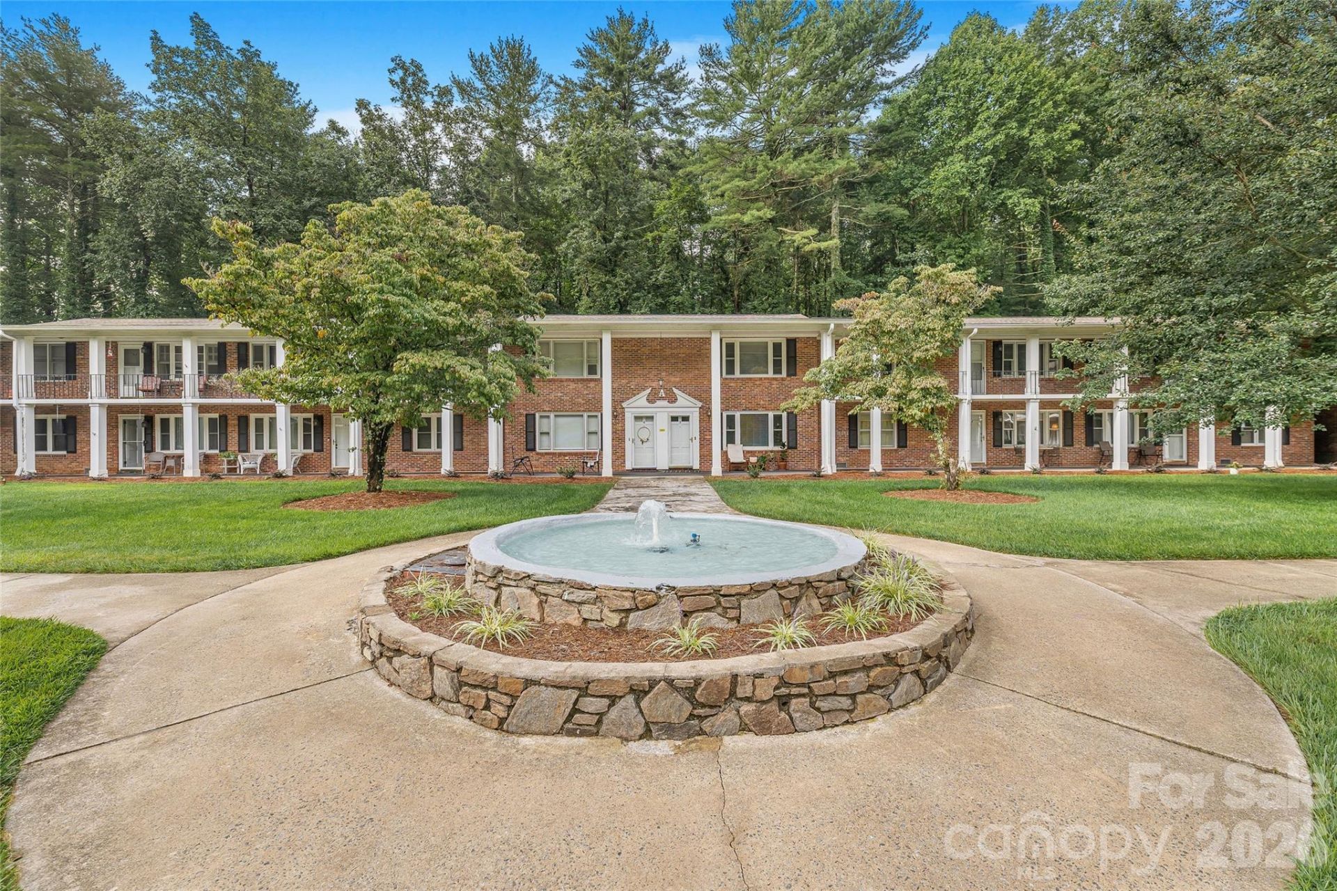 102 Boyd Drive, Unit 2A, Flat Rock, NC 28731 Main Photo