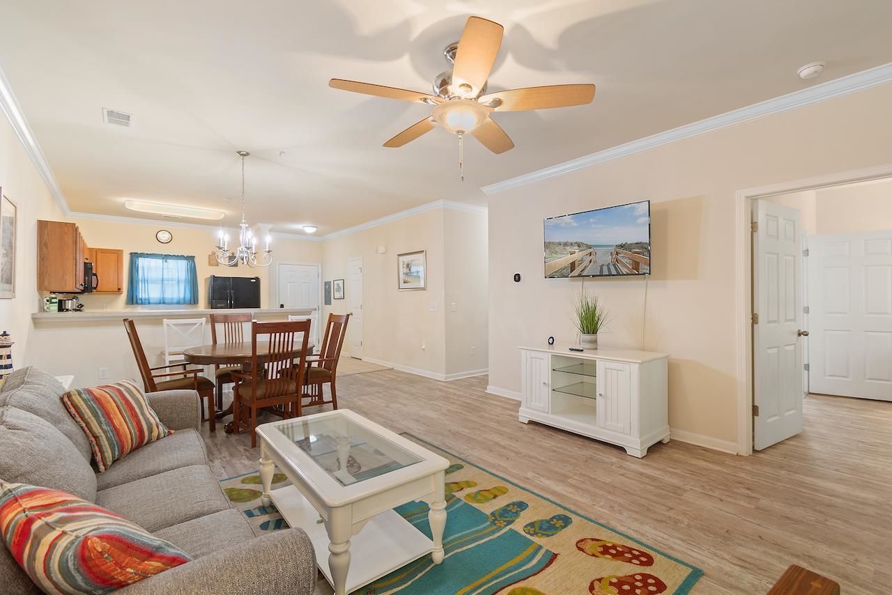 6253 Catalina Dr.  Photo 5