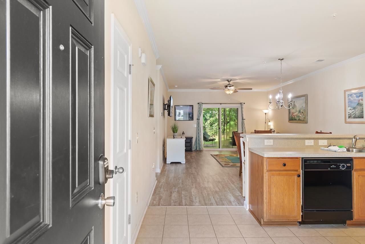 6253 Catalina Dr.  Photo 8