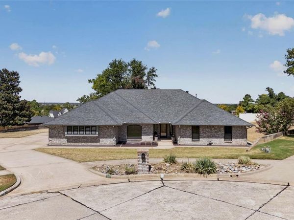 6 Pebble Creek Road, Norman, OK 73072