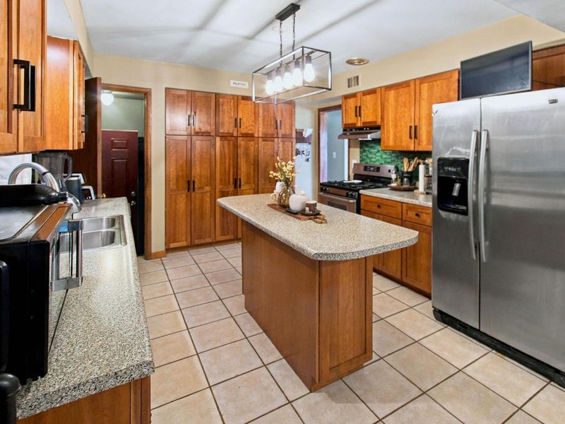 2611 Bethel Road, Columbus, OH 43220 Photo 22