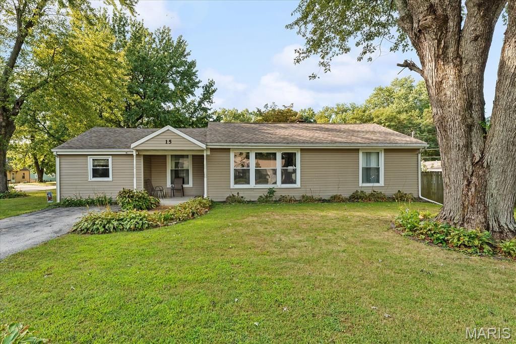 15 Pine Trail, Fairview Heights, IL 62208 Main Photo