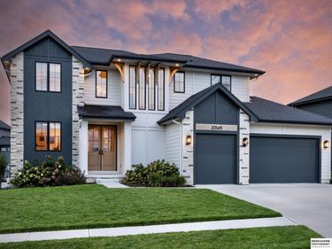 20545 Hartman Avenue, Elkhorn, NE 68022