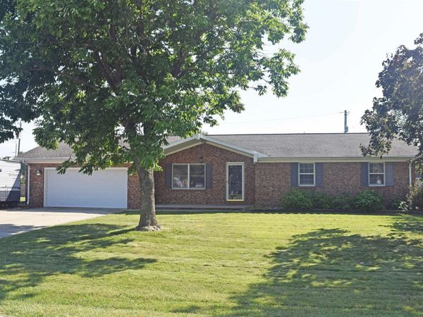 114 S Damosa Drive, Haubstadt, IN 47639