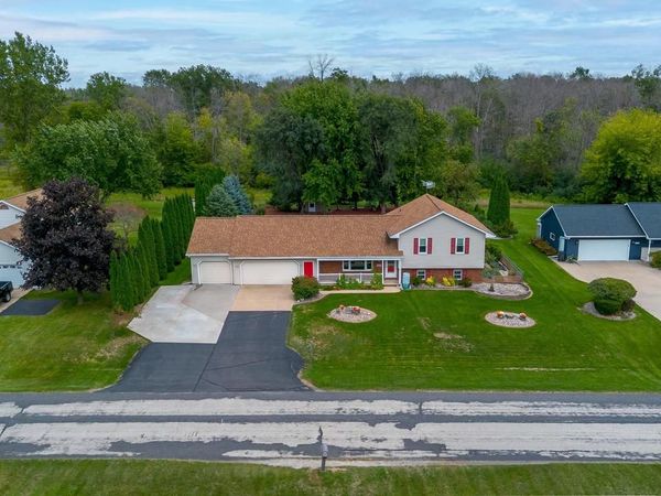 N1576 EVENING STAR DRIVE, Greenville, WI 54942
