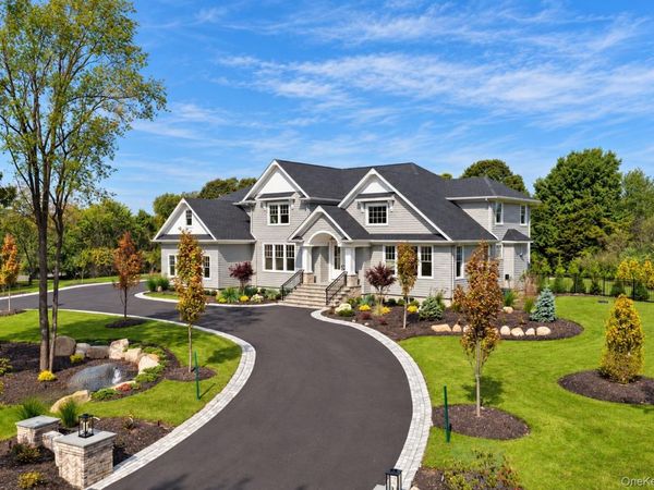25 Jareds Path, Brookhaven, NY 11719
